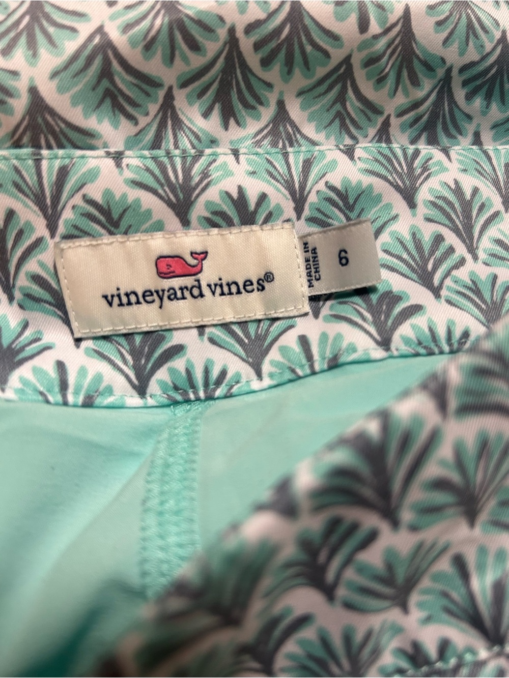 Vineyard vines - Picture 3 of 8